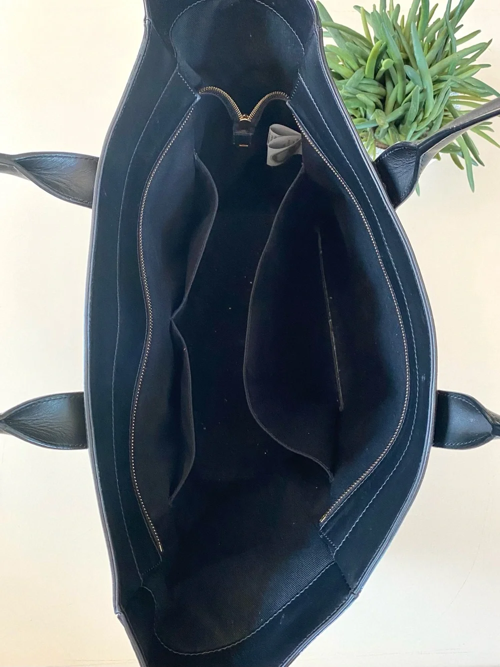 VERSACE - Large Damysus Tote Bag. Embossed Black Leather with Hold Hardwear
